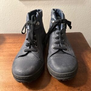V Italia Blue Learher Boots size 39